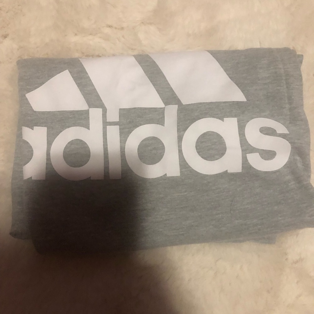 Adidas tee - Picture 5 of 5